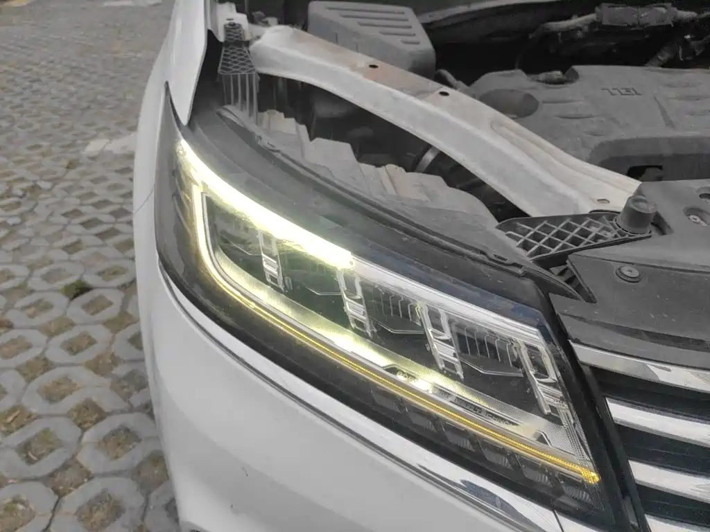 Roewe RX5 — миниатюра 7
