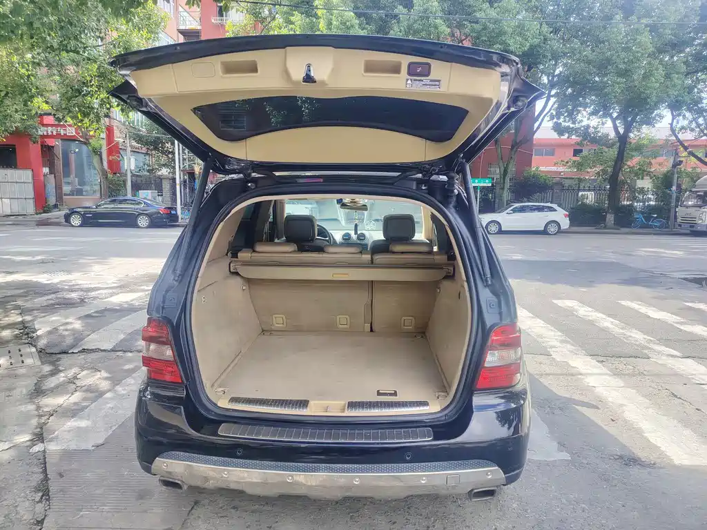 Mercedes-Benz M-Class — миниатюра 13
