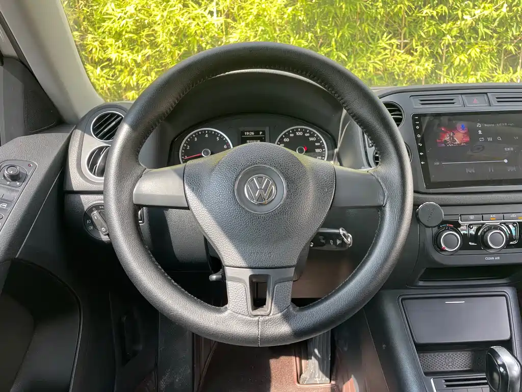 Volkswagen Tiguan — миниатюра 12