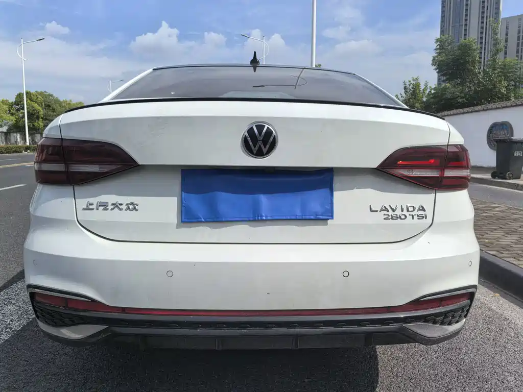 Volkswagen Lavida — миниатюра 9