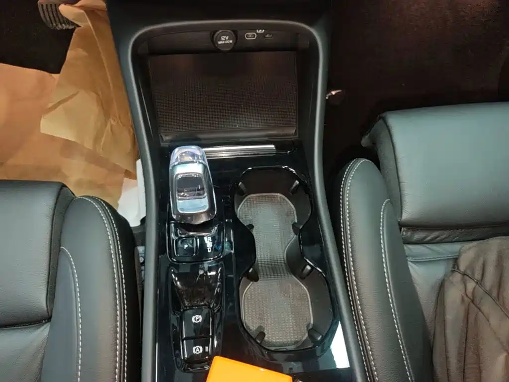 Volvo XC40 — миниатюра 14