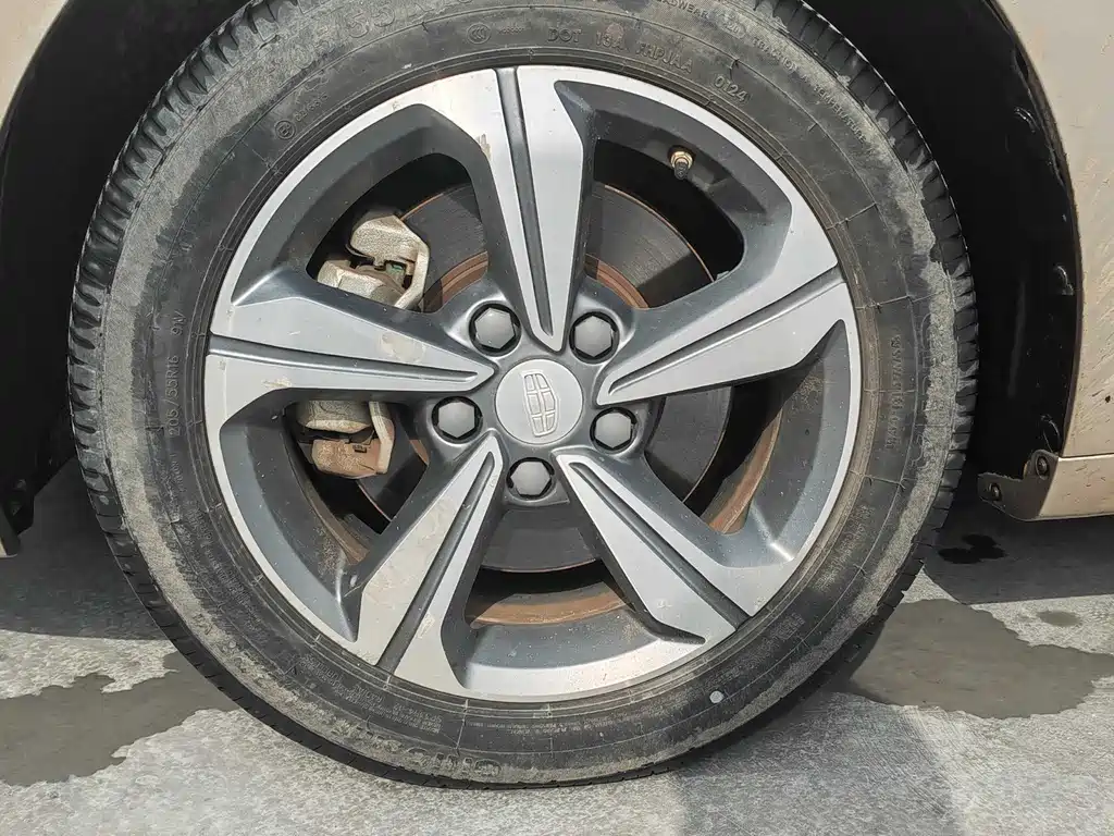 Geely Emgrand GL — миниатюра 5