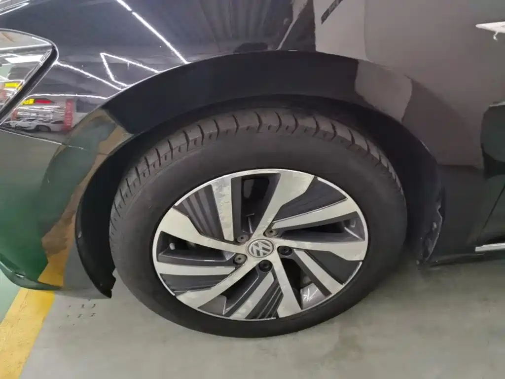 Volkswagen Passat PHEV — миниатюра 23