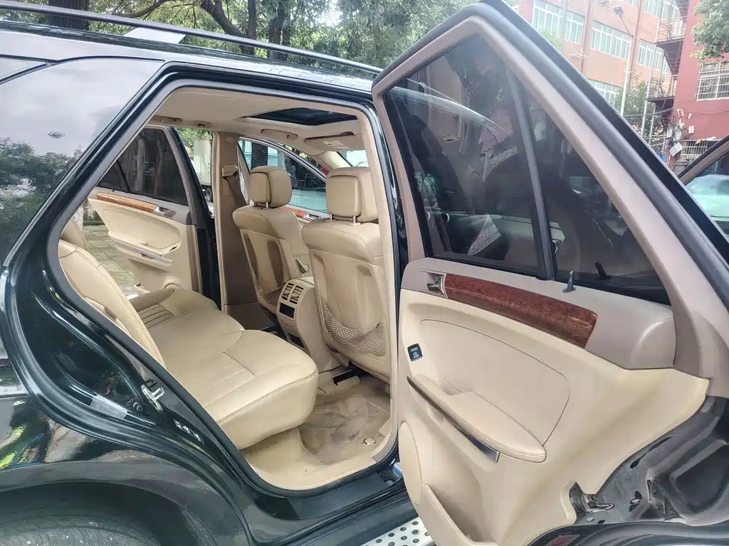 Mercedes-Benz M-Class — миниатюра 6