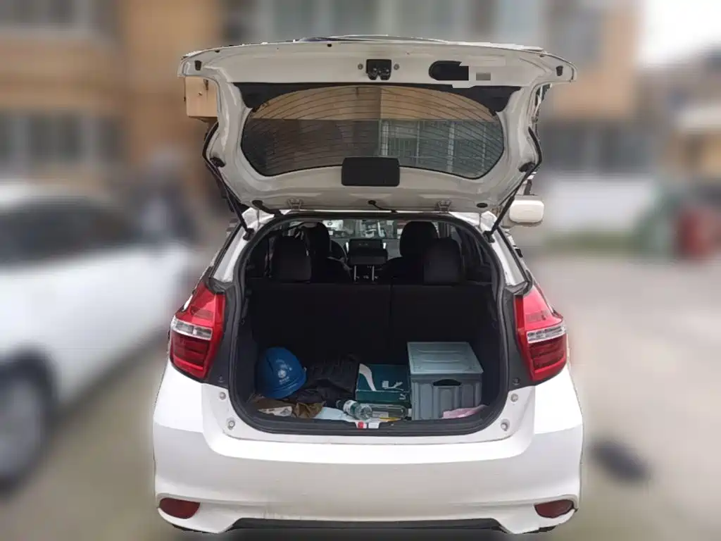 Toyota Yaris L — миниатюра 15