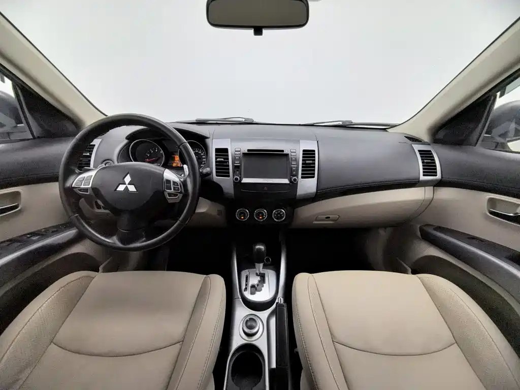 Mitsubishi Outlander (Import) — миниатюра 5