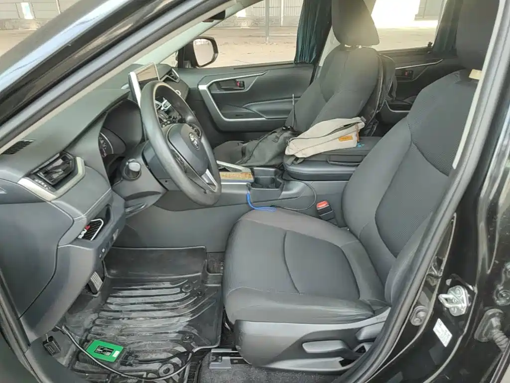 Toyota RAV4 — миниатюра 15