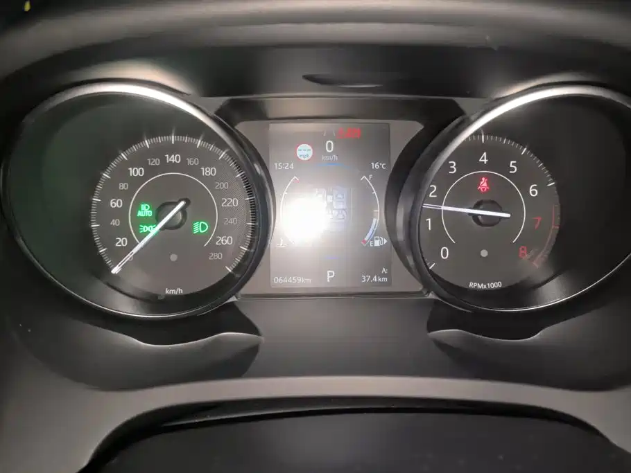 Jaguar E-PACE — миниатюра 14