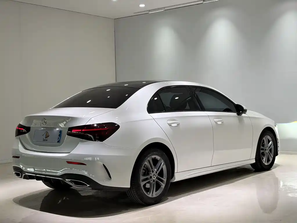 Mercedes-Benz A-Class 2022 — фото 4