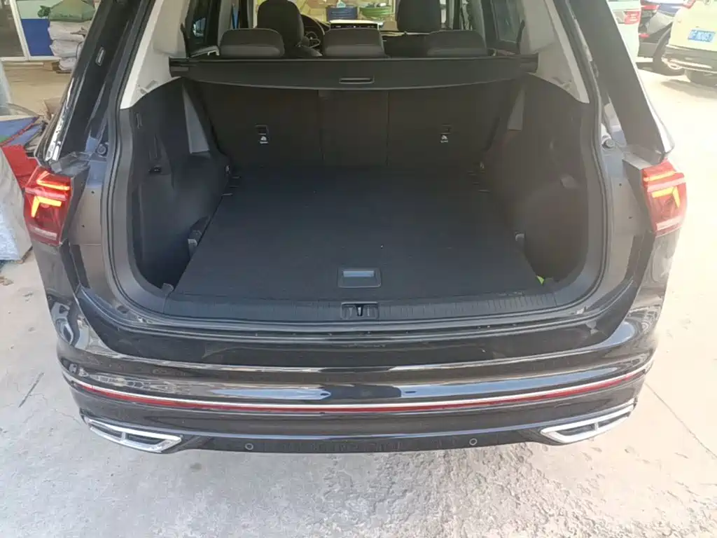 Volkswagen Tiguan L — миниатюра 19