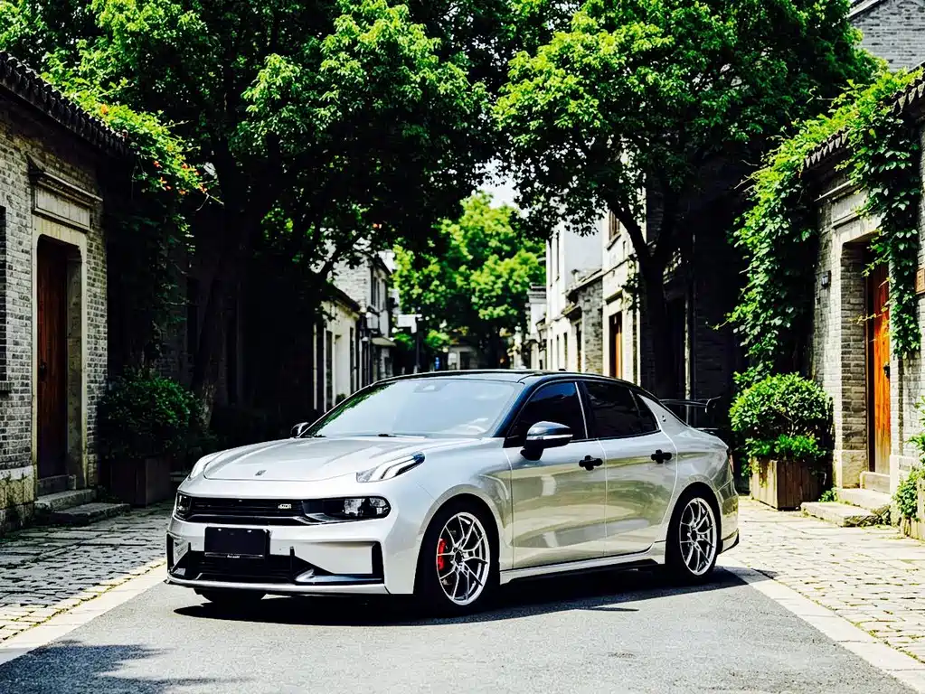 Lynk & Co 03