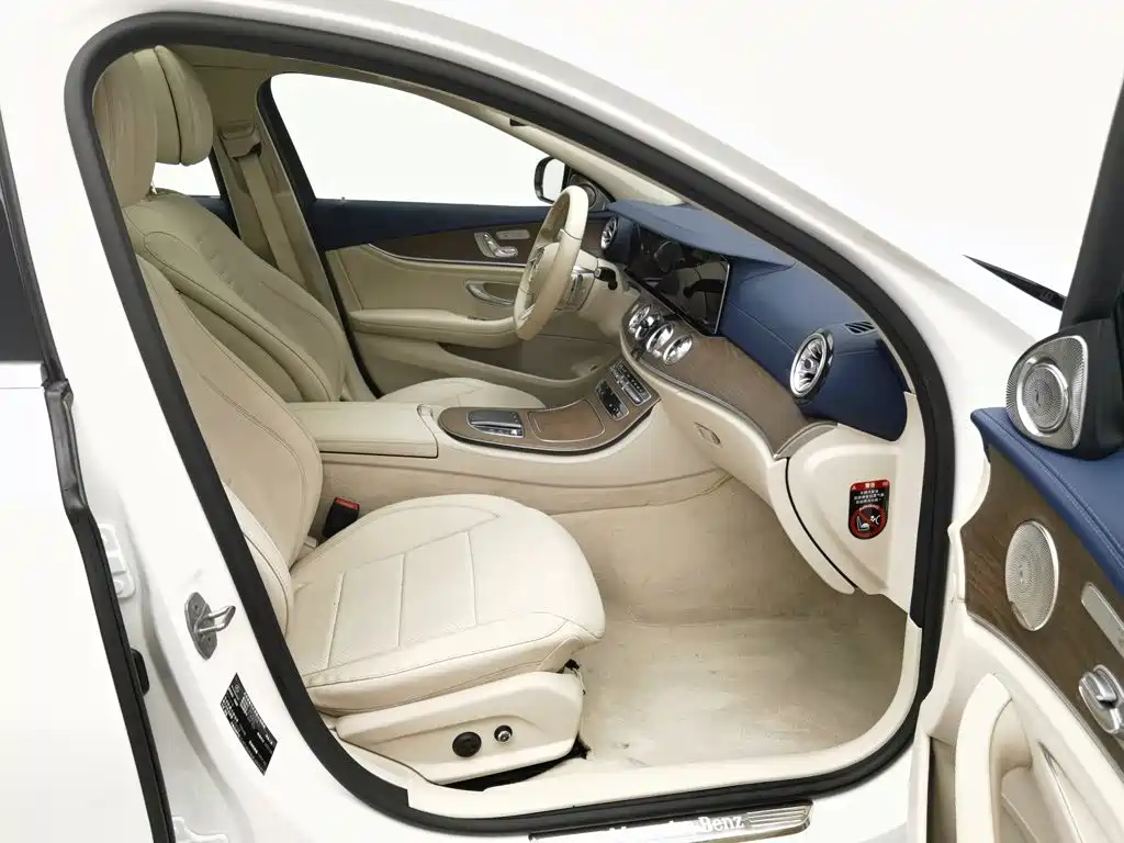 Mercedes-Benz E-Class — миниатюра 23
