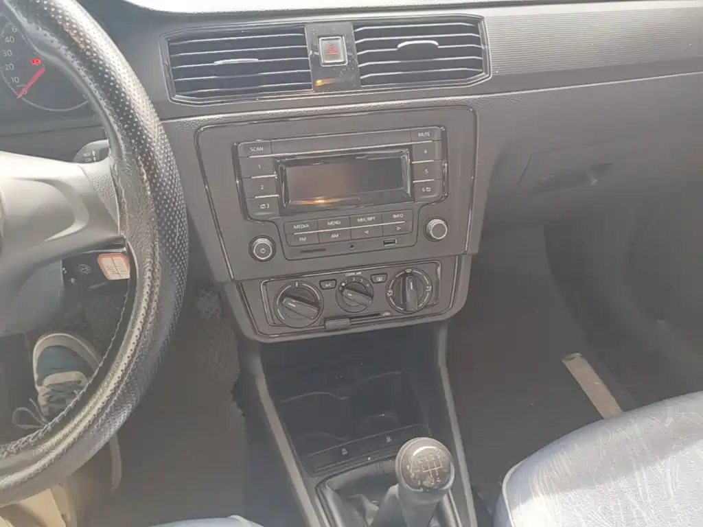Volkswagen Santana — миниатюра 18
