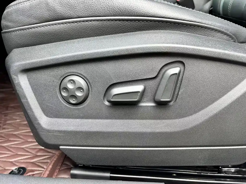 Audi Q2L — миниатюра 23