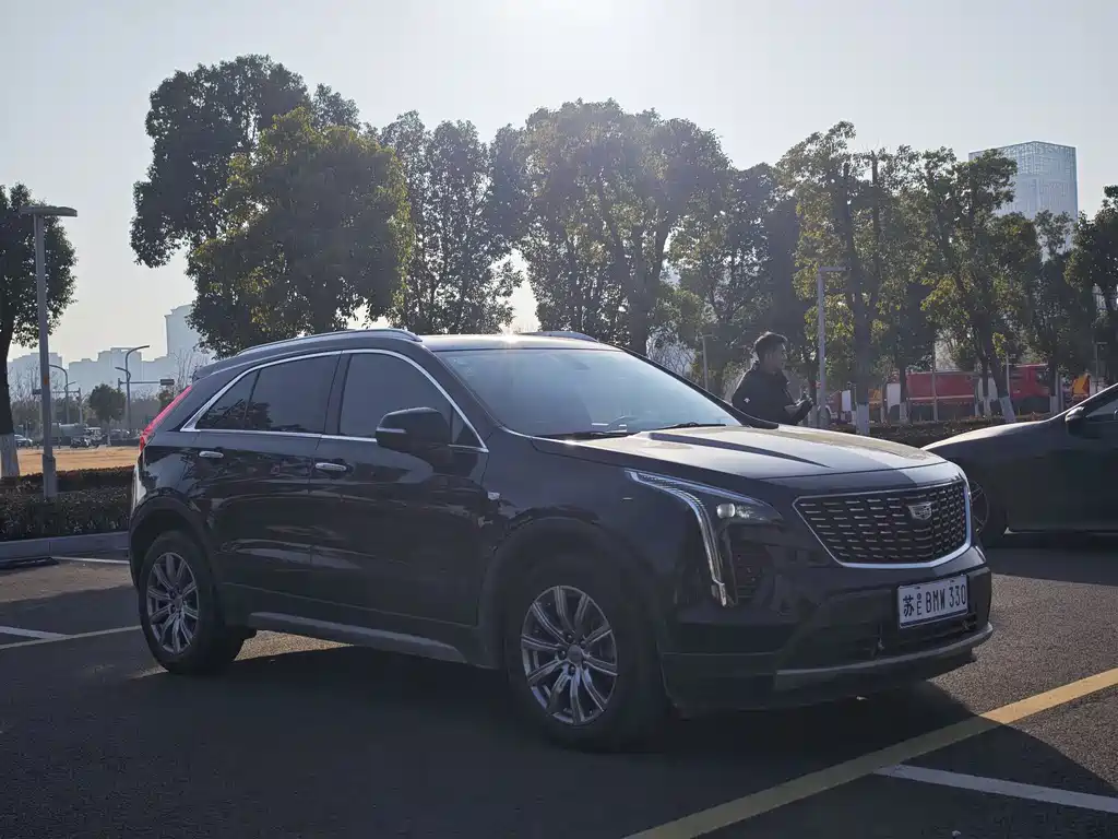CADILLAC XT4