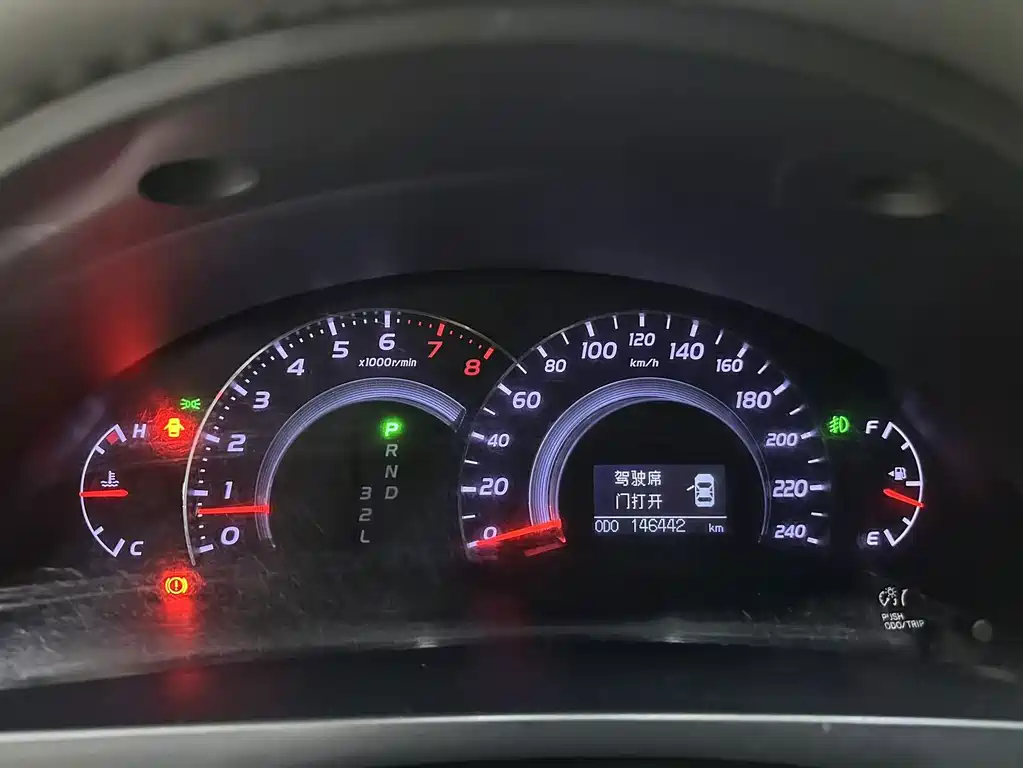 Toyota Camry — миниатюра 10