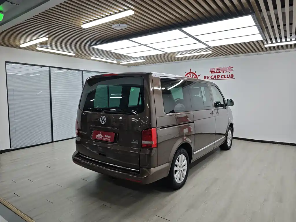 Volkswagen Multivan — миниатюра 5