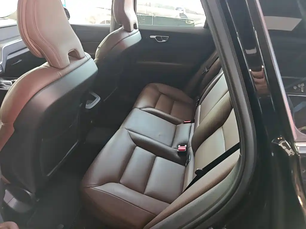 Volvo XC60 — миниатюра 17