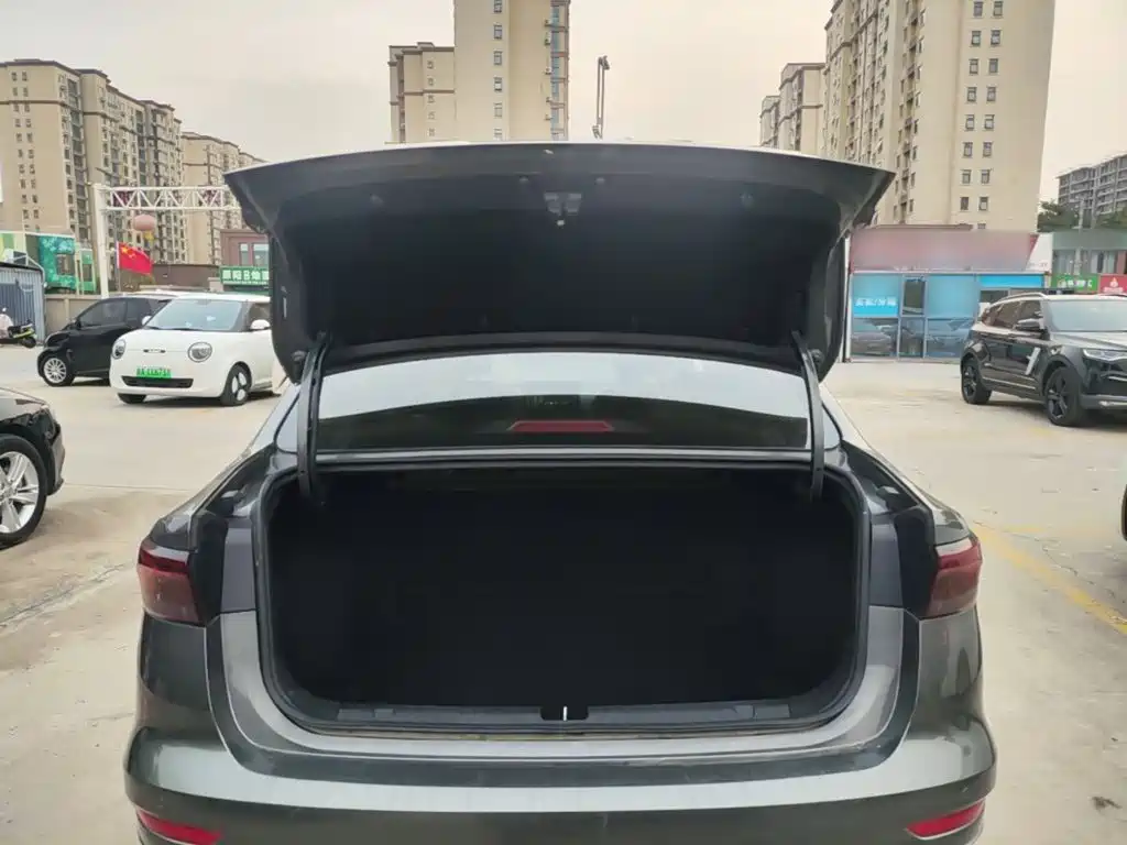 Geely Emgrand — миниатюра 19