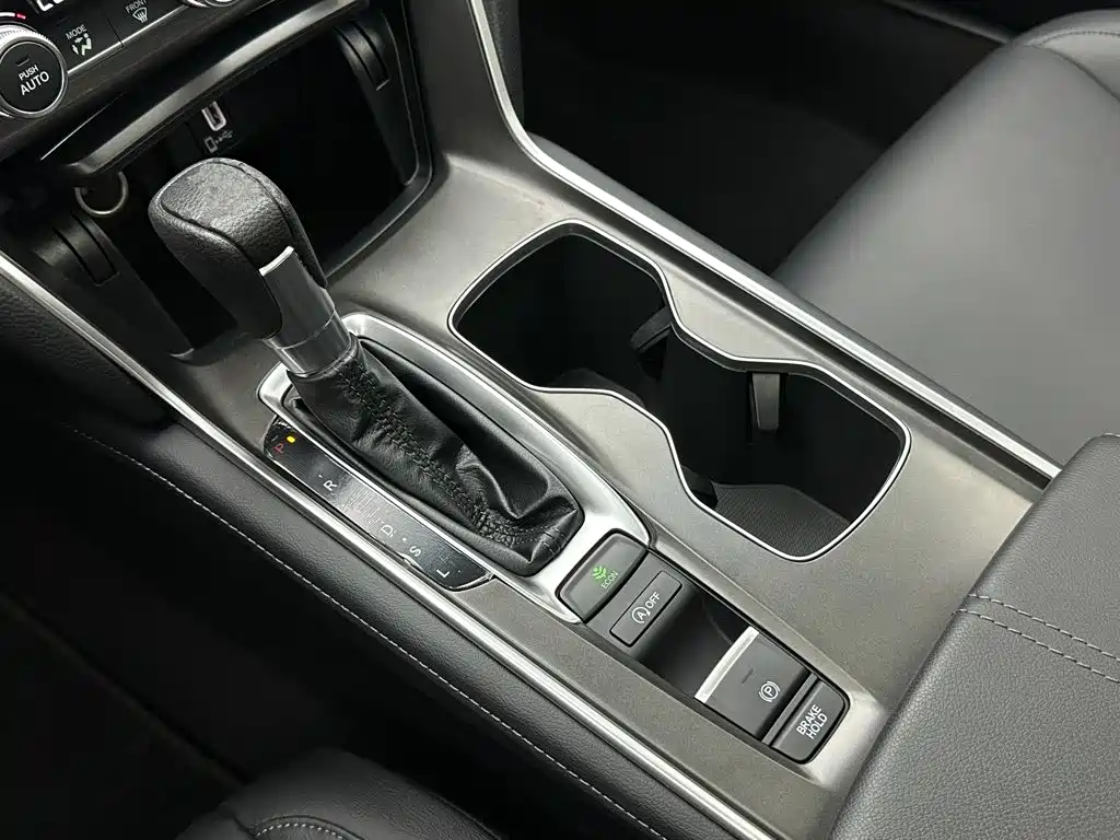 Honda Accord 2022 — фото 18