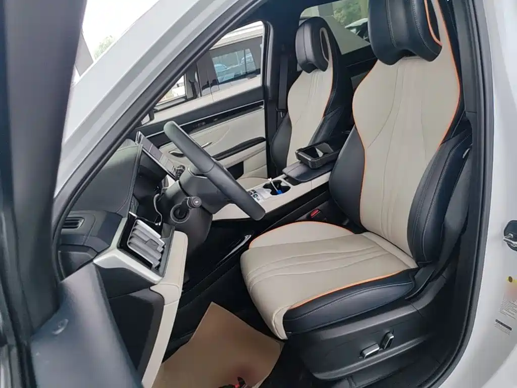 BYD Song Plus DM-i 2023 — фото 14