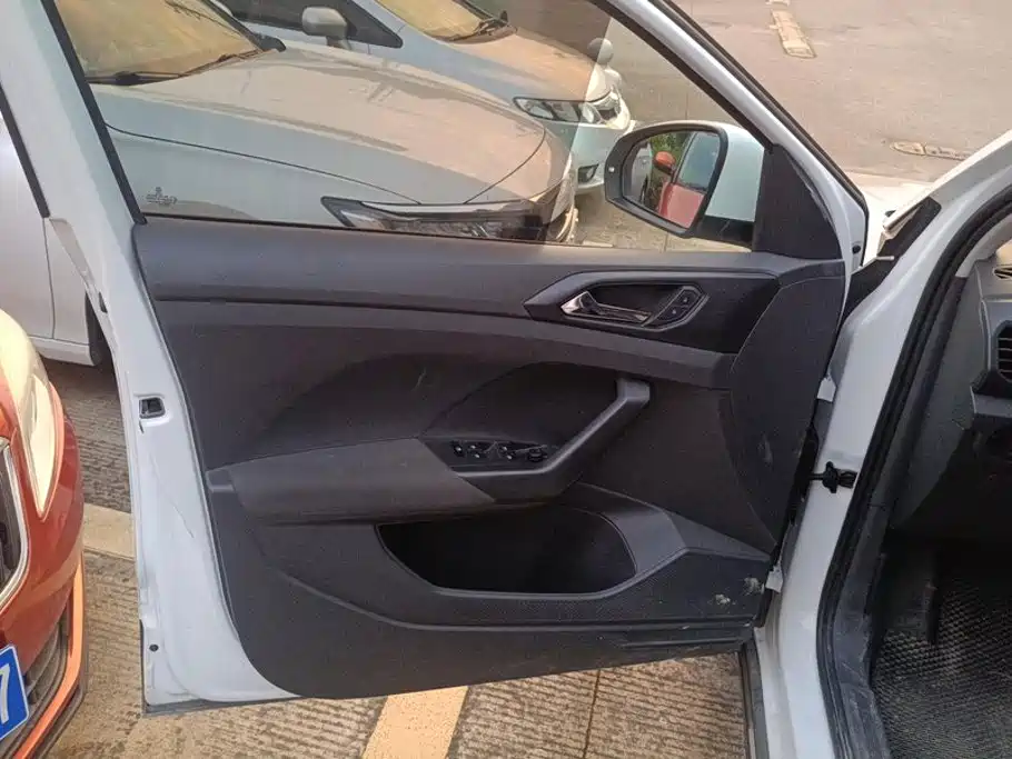 Volkswagen T-Cross — миниатюра 7