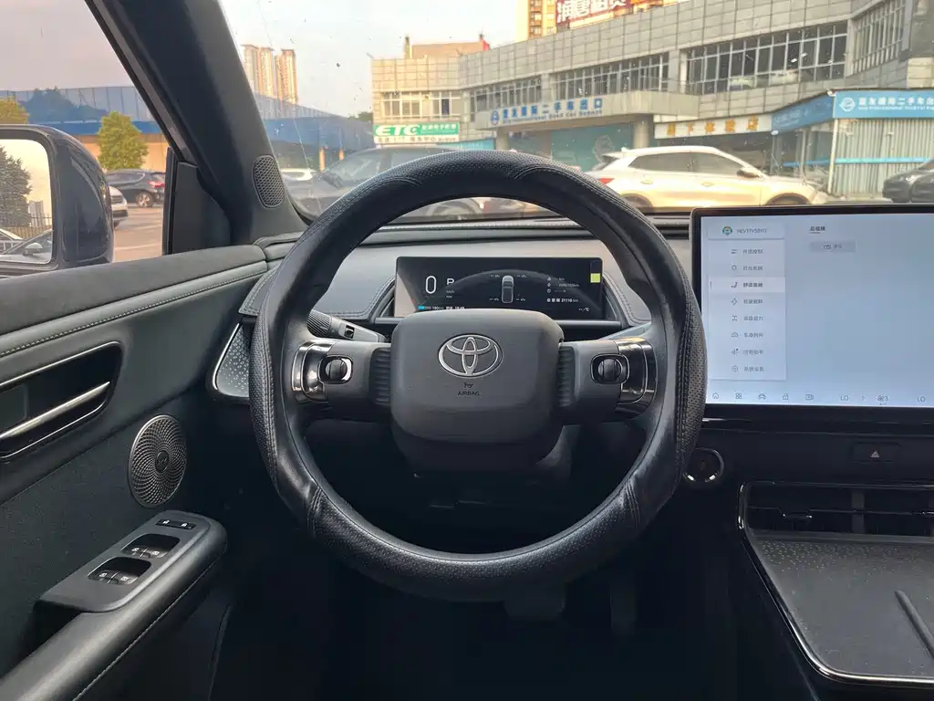 Toyota bZ3X - фото 8