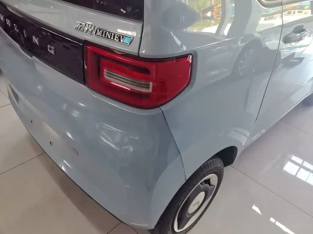Wuling MINIEV — миниатюра 8