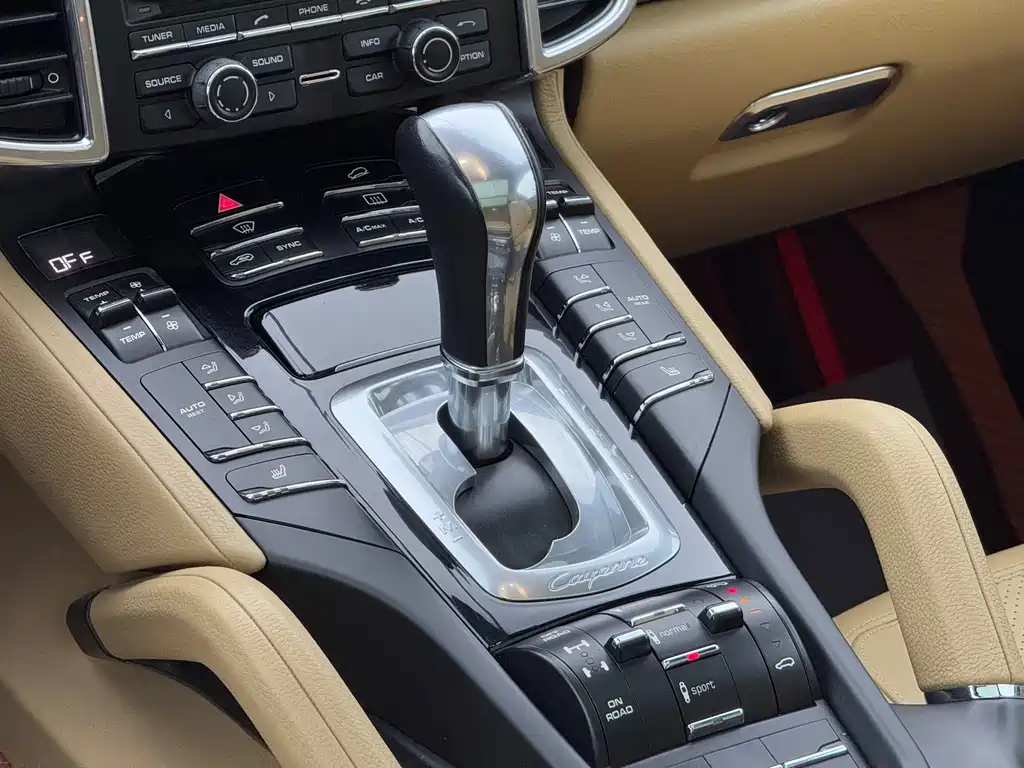 Porsche Cayenne 2014 Cayenne Platinum Edition 3.0T