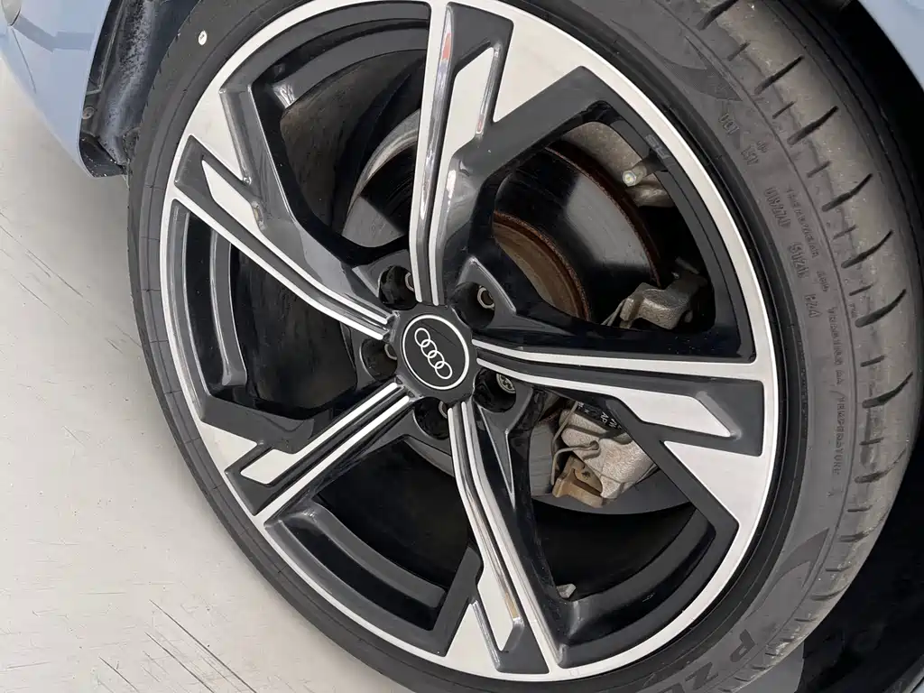 Audi A4L — миниатюра 12