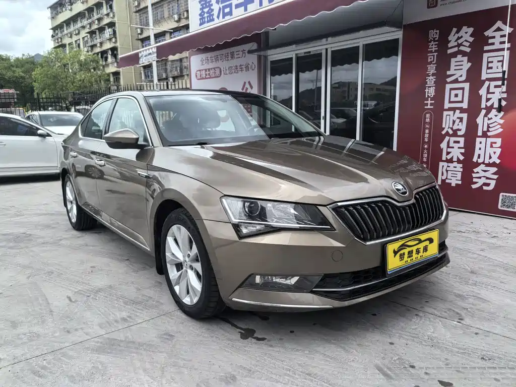 Skoda Superb — миниатюра 2