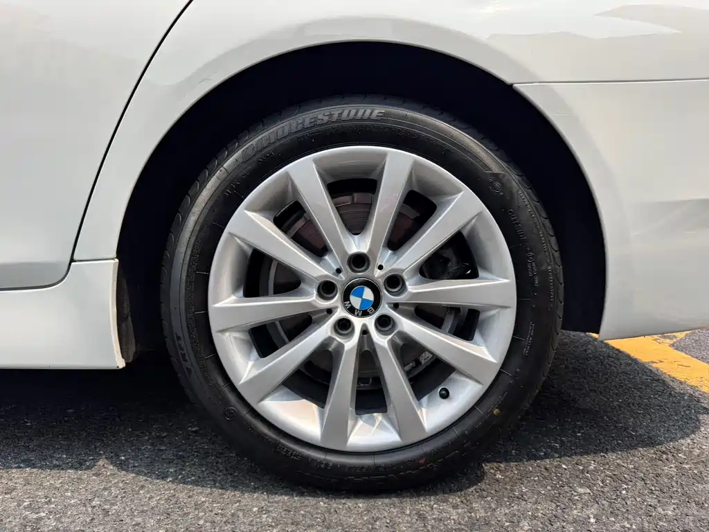 BMW 5 Series — миниатюра 21