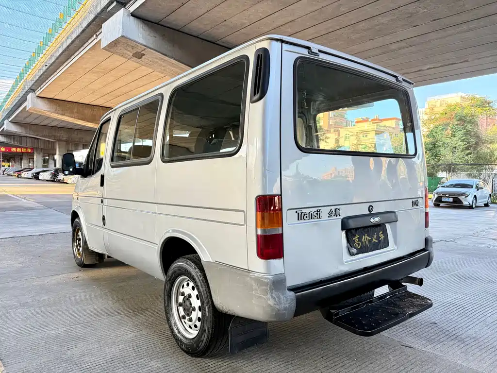 Ford Transit Classic — миниатюра 7