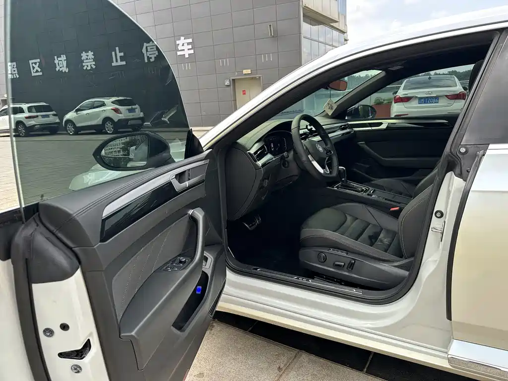 Volkswagen CC — миниатюра 8