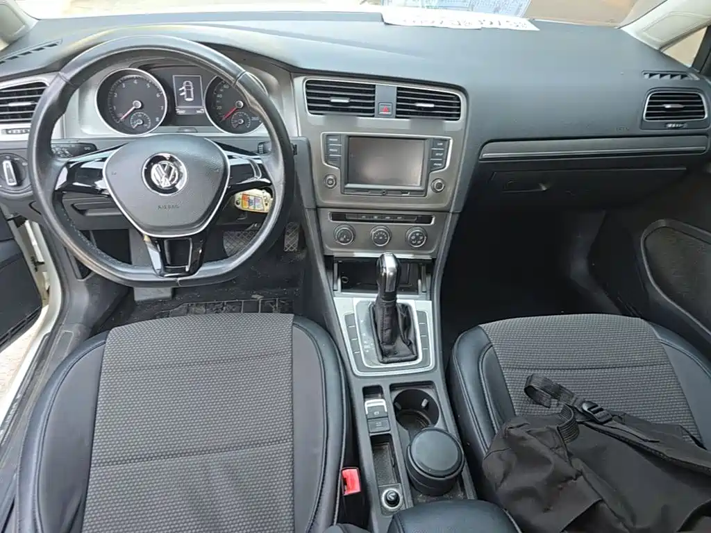 Volkswagen Golf — миниатюра 10