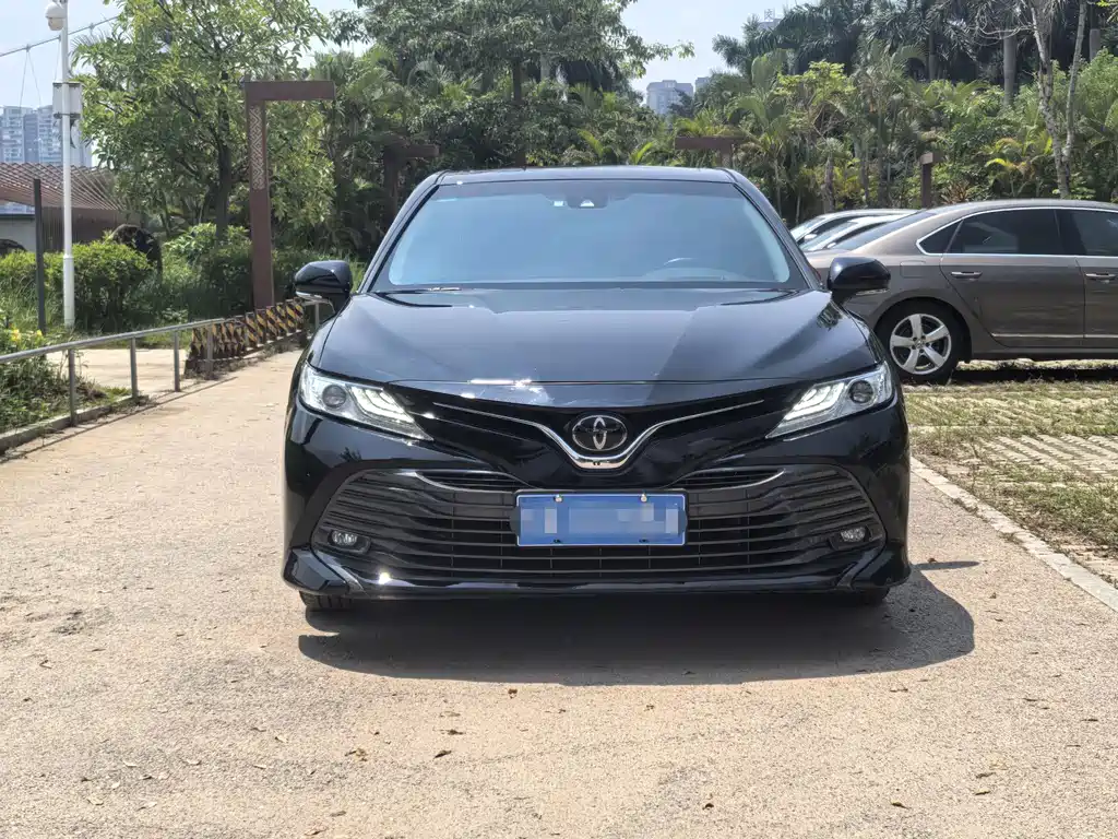 Toyota Camry — миниатюра 2