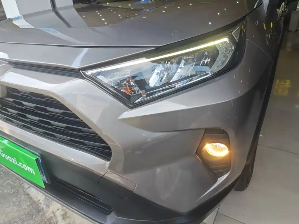 Toyota RAV4 — миниатюра 24