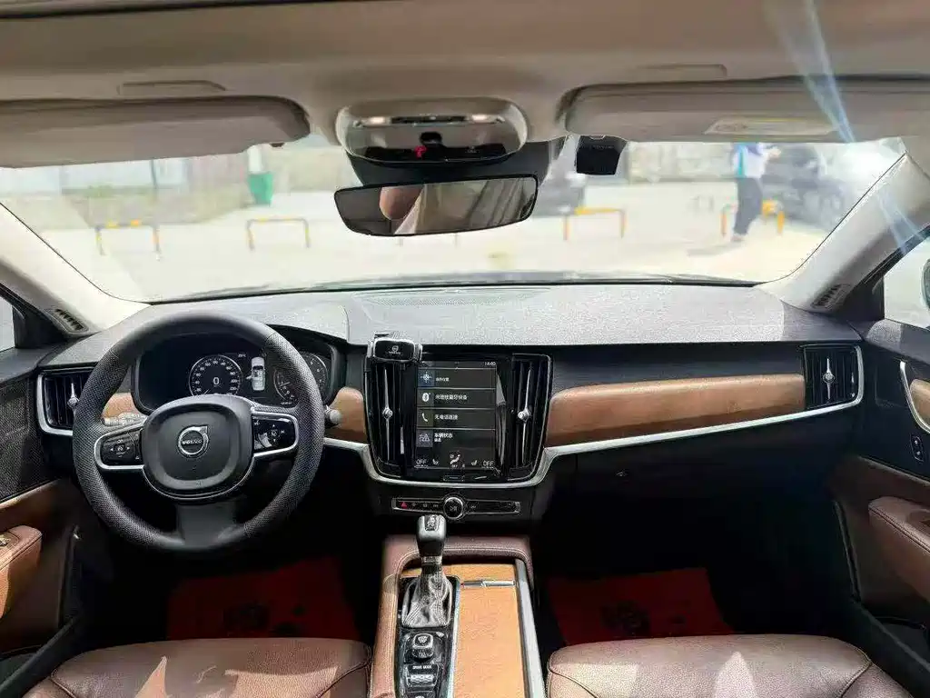 Volvo S90 — миниатюра 6