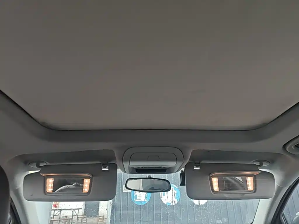 Chevrolet Equinox — миниатюра 18