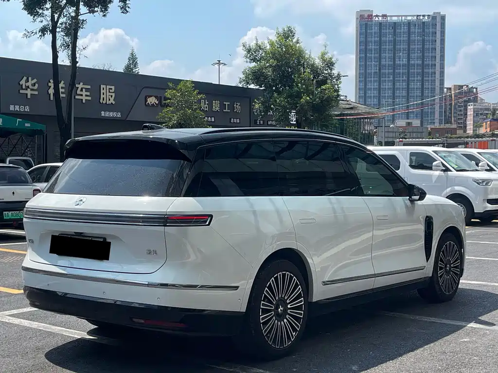 NIO ES8 — миниатюра 7