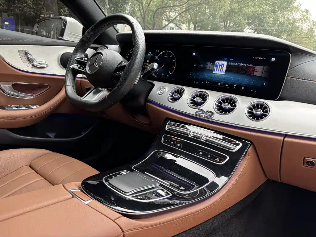 MERCEDES-BENZ E CLASS