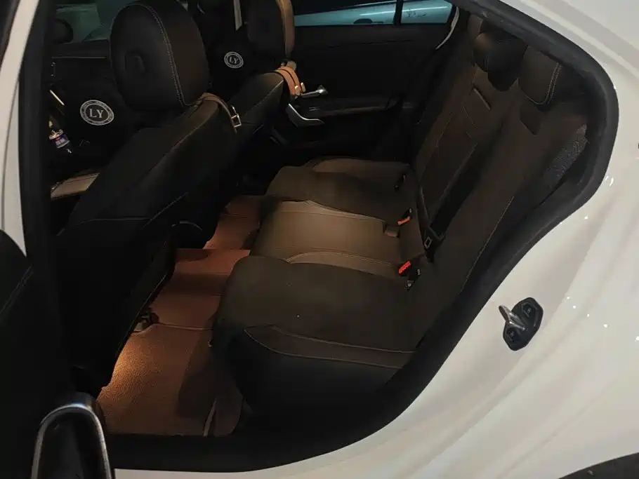Mercedes-Benz A-Class — миниатюра 11