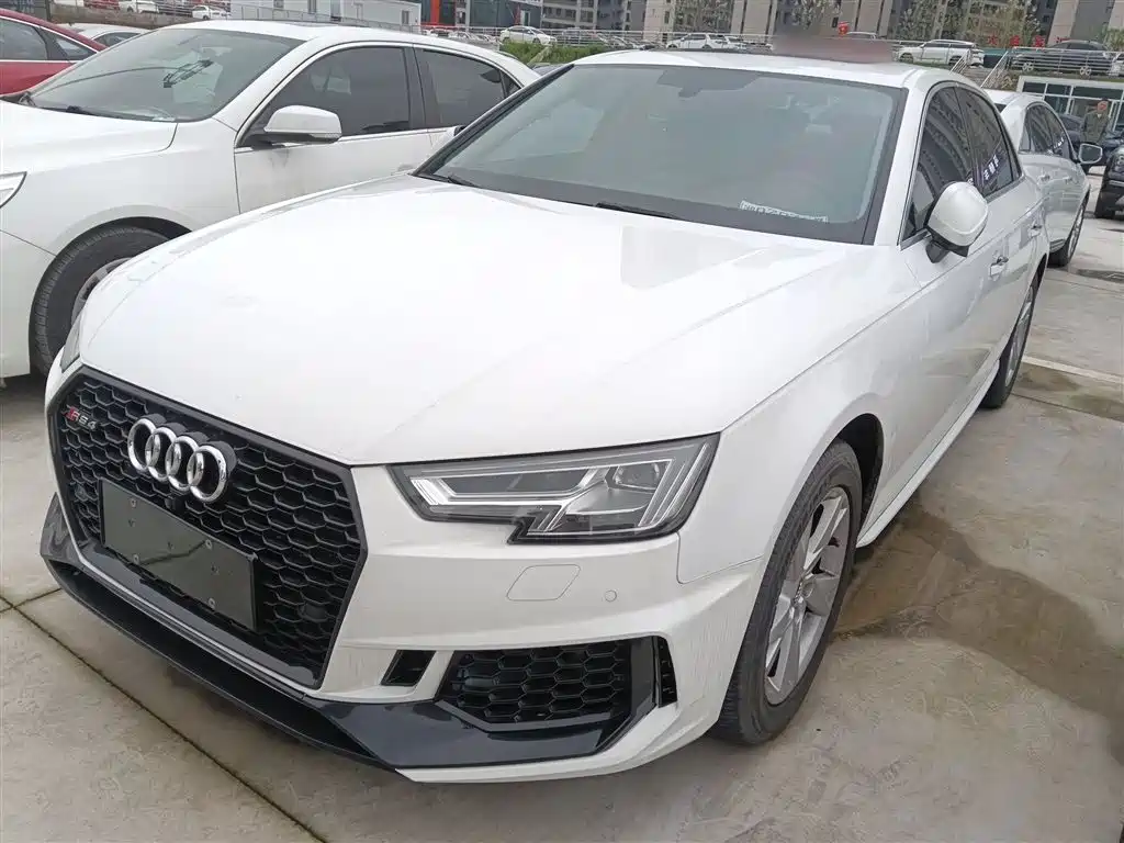 Audi A4L 2018