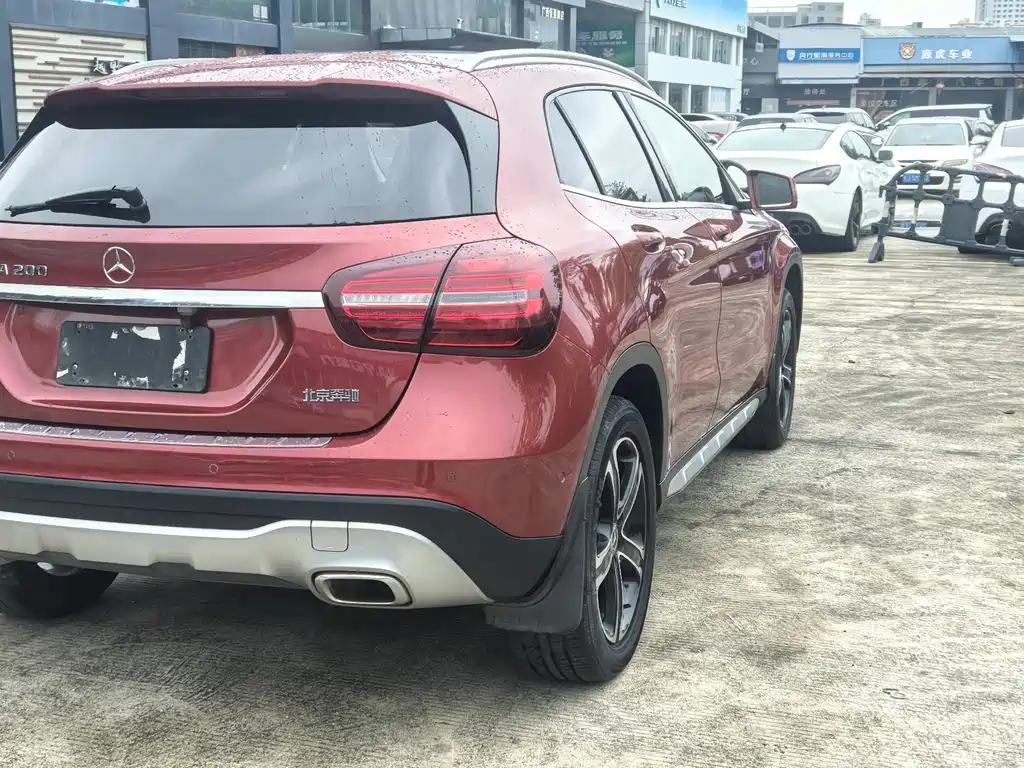 Mercedes-Benz GLA 2018 GLA 200 Fashion