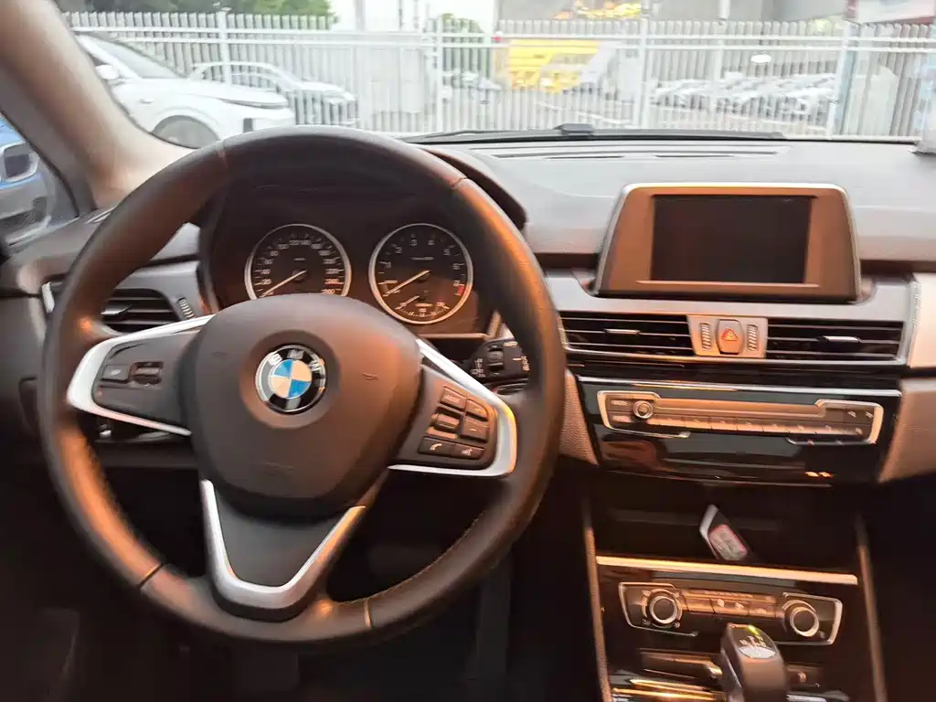 BMW 2 серии 2 2016 218i Fashion