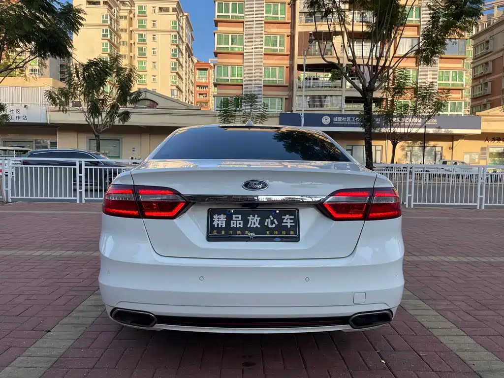 Ford Taurus — миниатюра 5