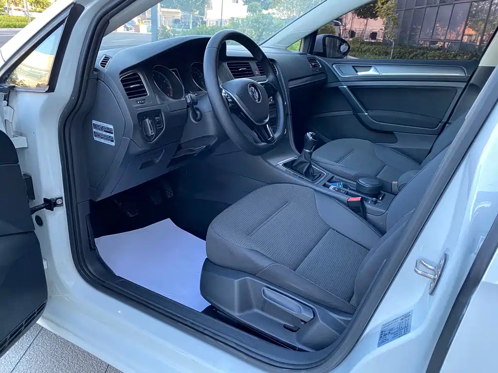 Volkswagen Golf — миниатюра 4