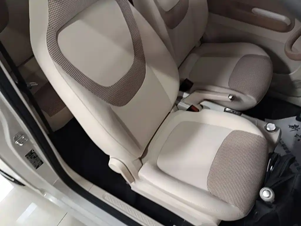 Wuling MINIEV — миниатюра 25