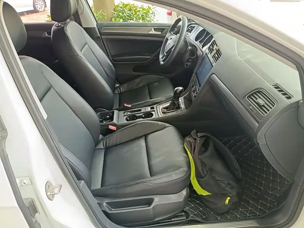 Volkswagen Golf — миниатюра 25