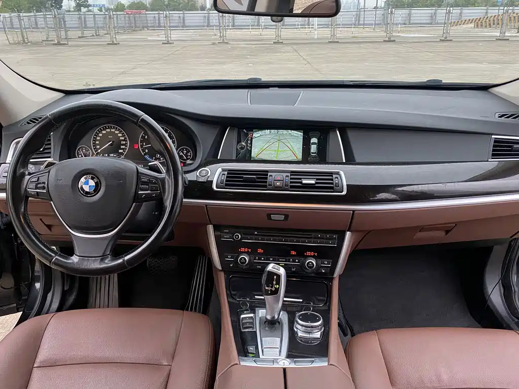 BMW 5 Series GT — миниатюра 6